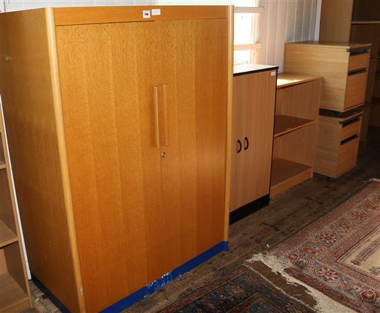 Stationery cabinet, pair of filing cabinets & other office furniture(-)
